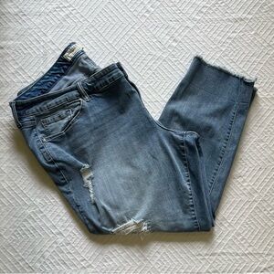 Torrid Distressed Cropped Jeans Raw Hem Size 22 Lace Details Light Wash